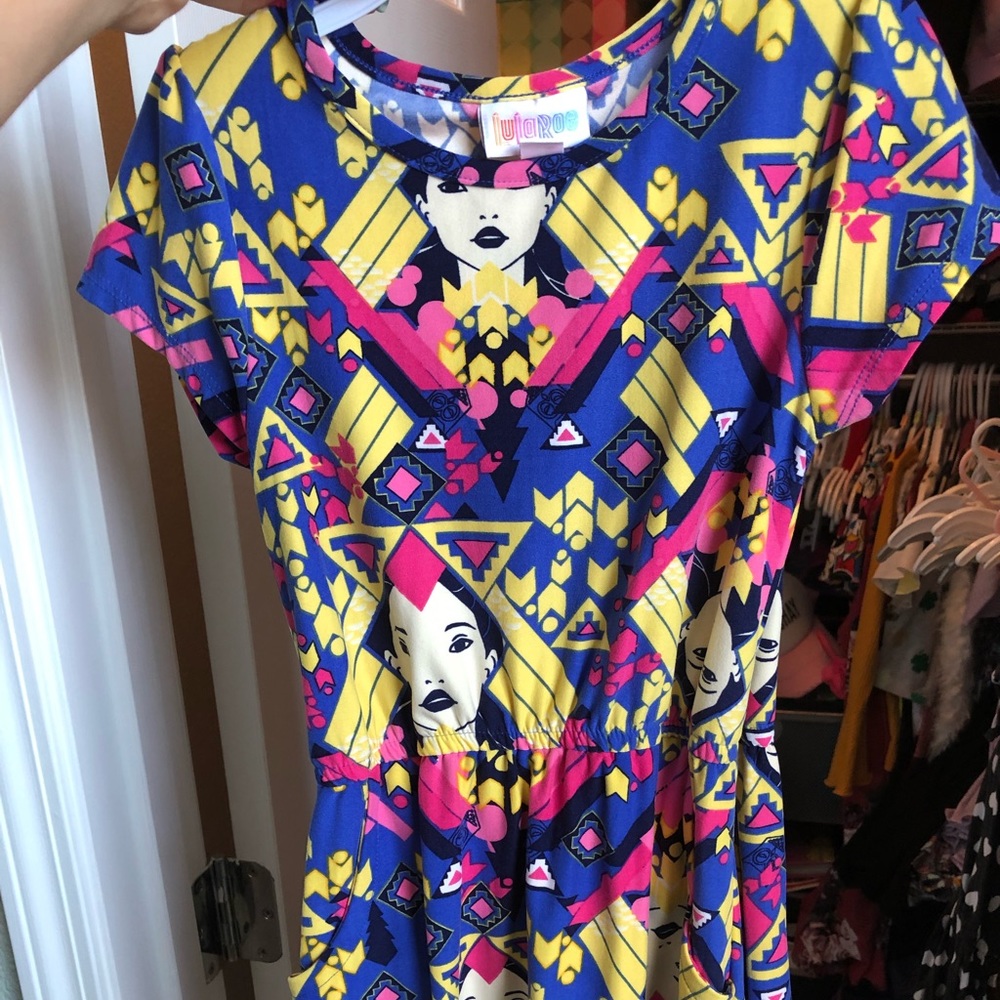 New without tags girls size 6 Pocahontas dress